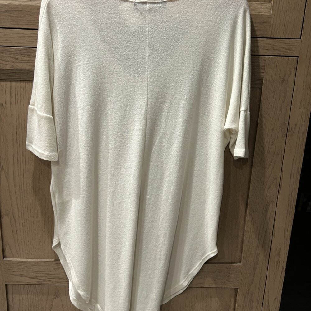 NWT Akira Chicago Short Sleeve "Round About" Tunic, Size L - Picture 2 of 6